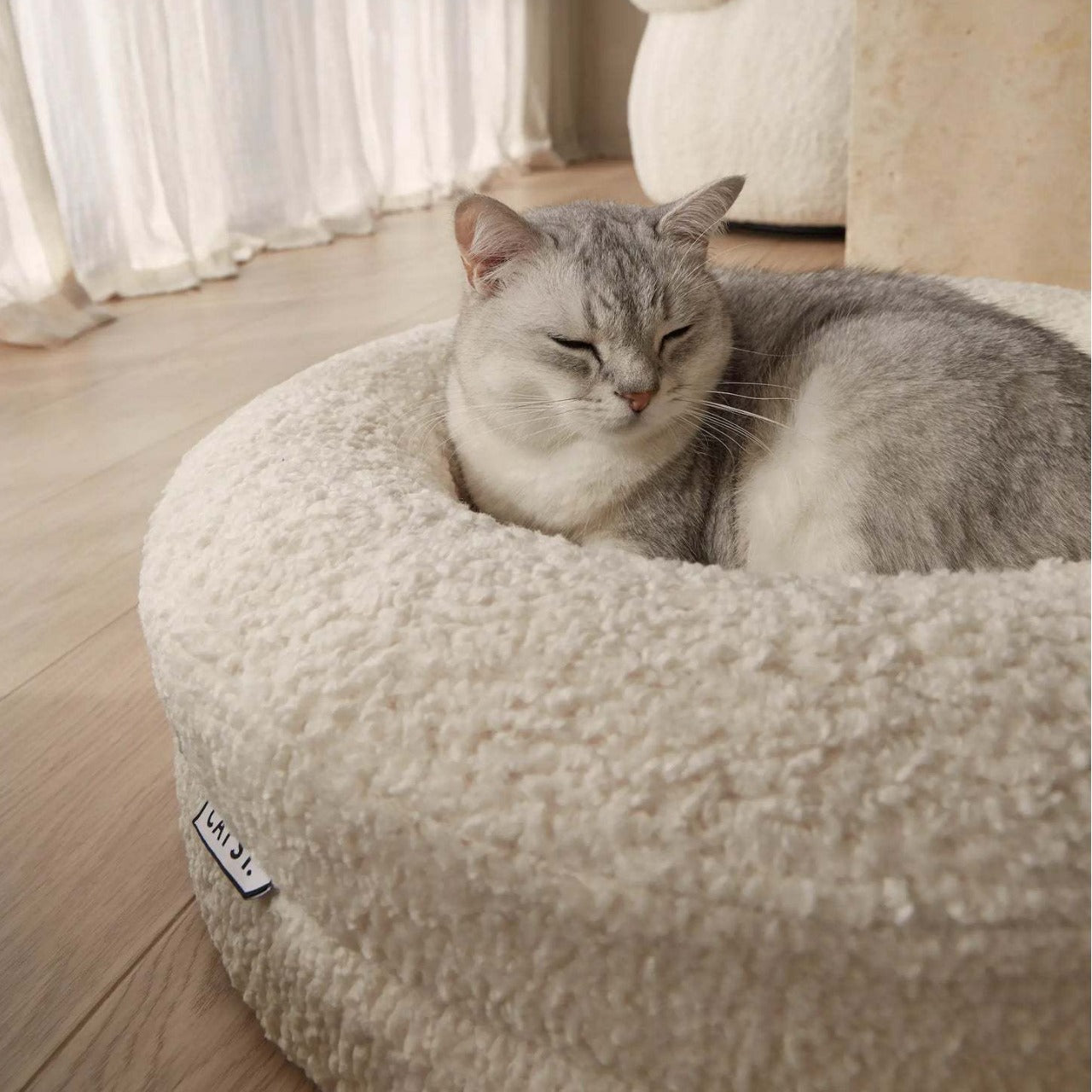 Solid Color Round Pet Bed For Comfortable Indoor Resting And Sleeping